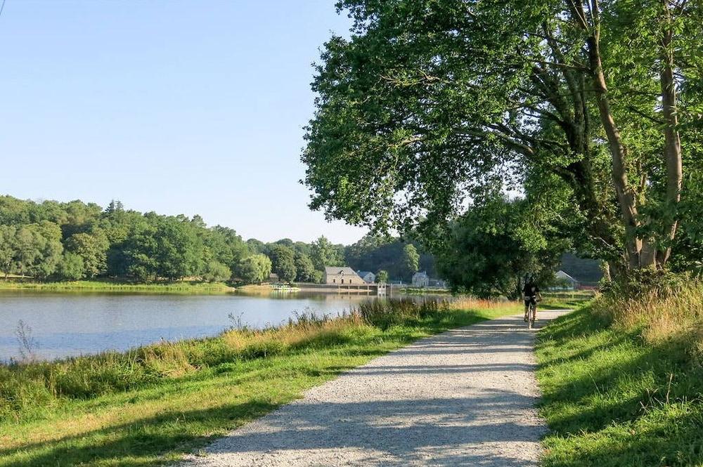 فندق Terres De France - Le Domaine Du Moulin Neuf روشيفور أو تير المظهر الخارجي الصورة